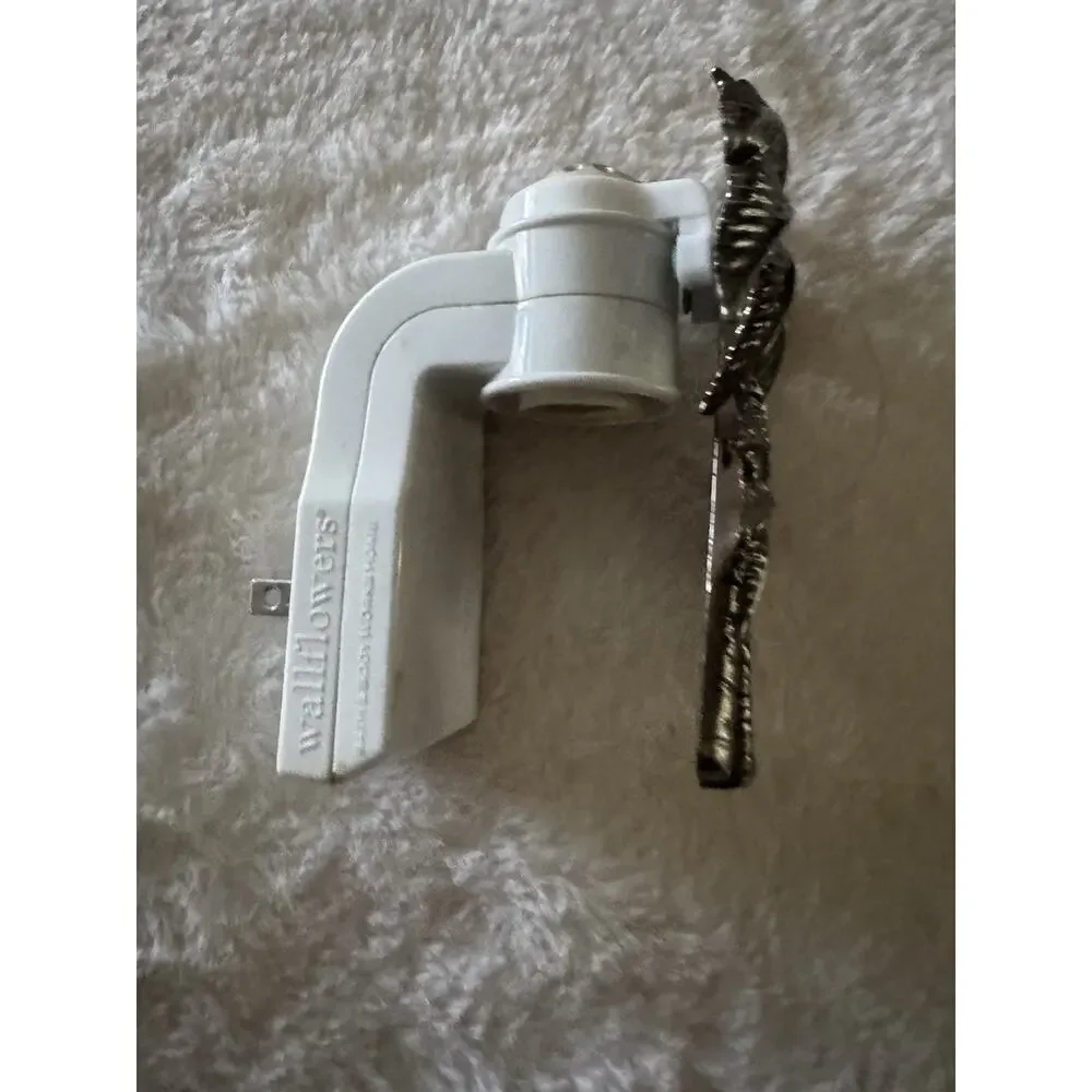 Bath And Body Works Wallflowers Palm Tree Plug In Diffuser